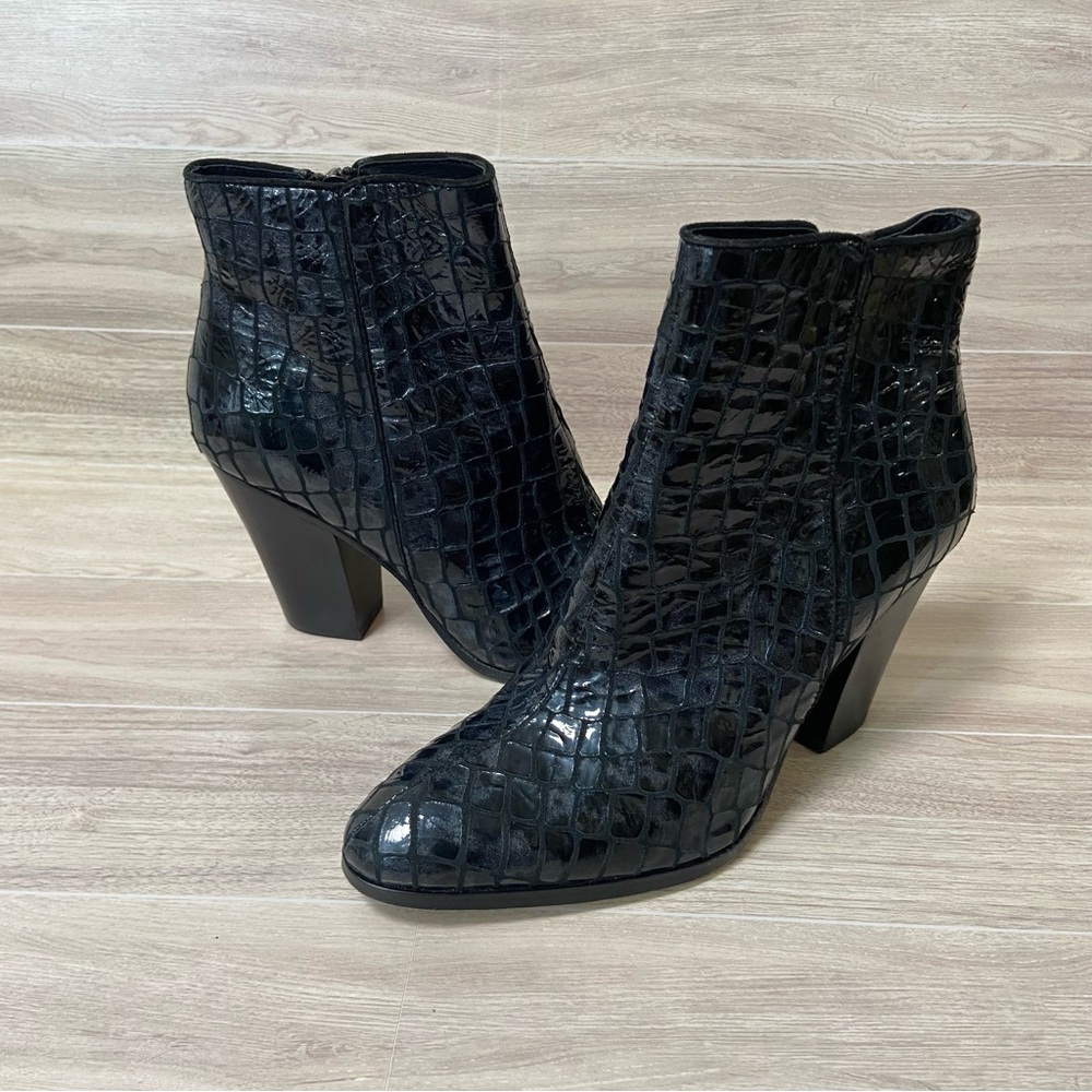 DONALD J PLINER / Swift Black Metallic Leather Croc Embossed Ankle Boots Size 8
